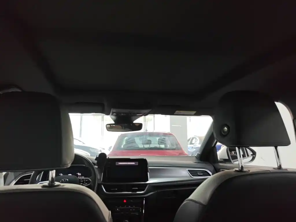 Volkswagen T-Roc — миниатюра 18