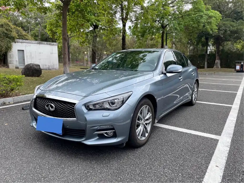 INFINITI Q50L