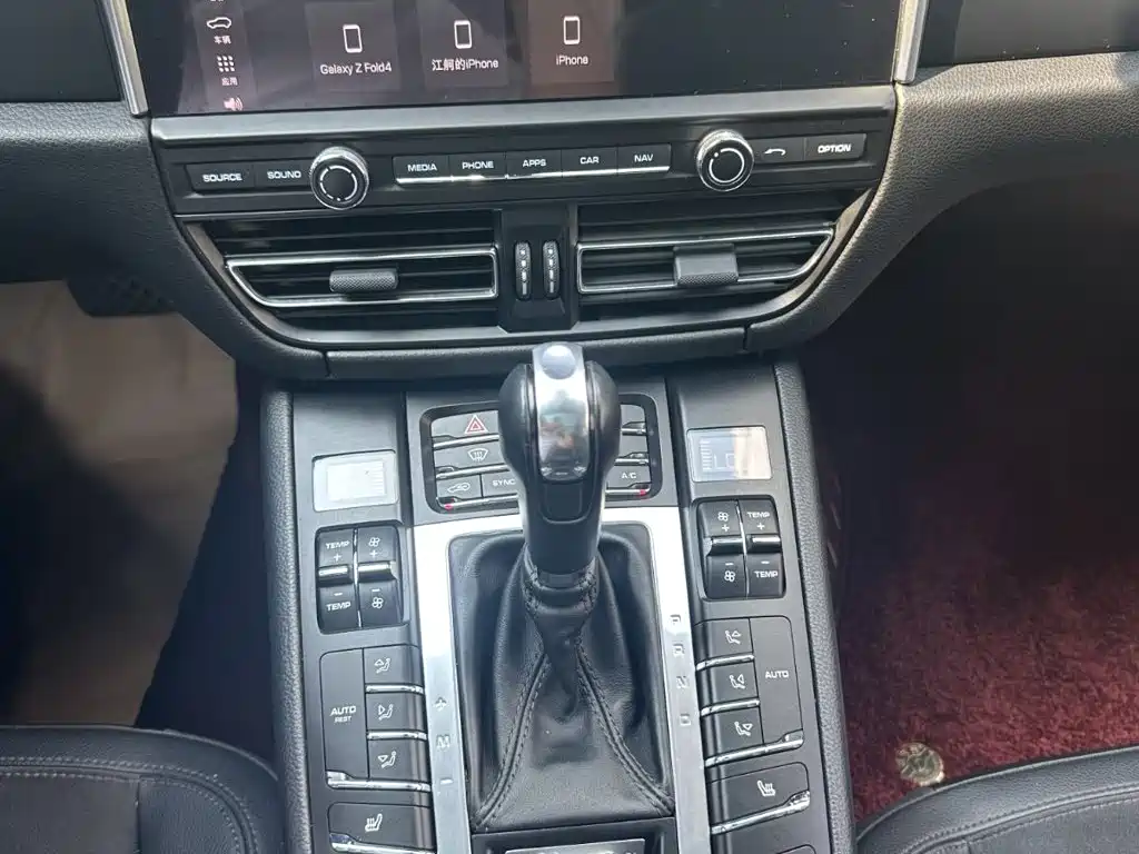 Porsche Macan — миниатюра 10