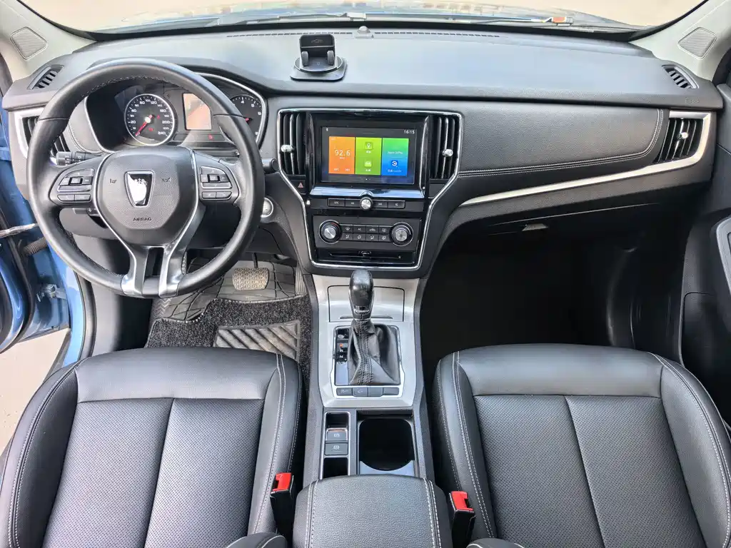 Roewe RX5 — миниатюра 10