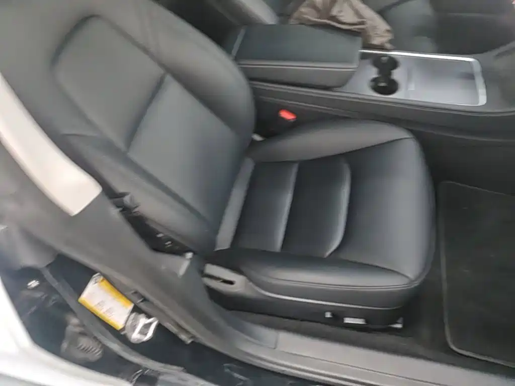 Tesla Model 3 — миниатюра 25