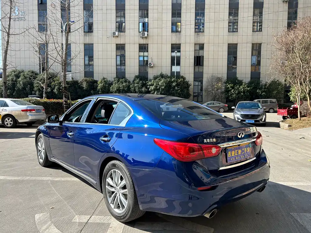 INFINITI Q50L