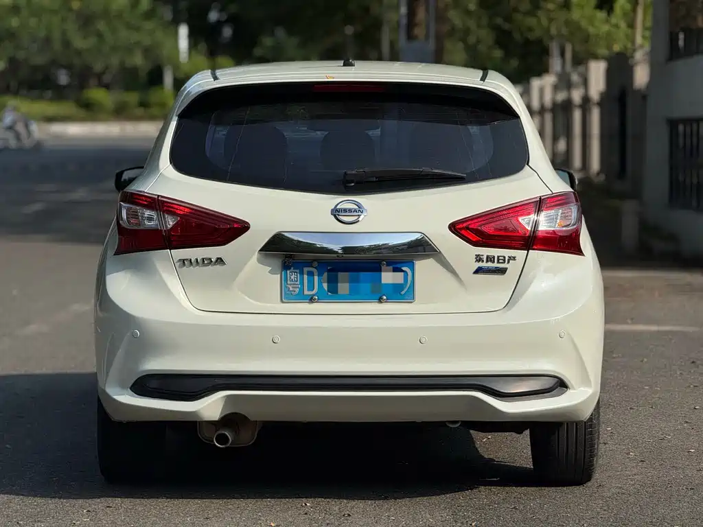 Nissan Tiida — миниатюра 8