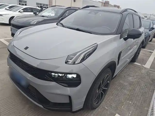 2023 Lynk & Co 01