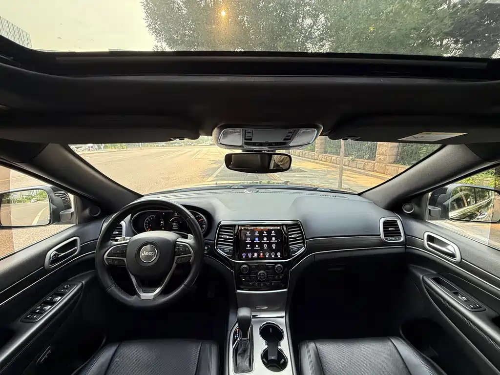 Jeep Grand Cherokee (Import) 3.0L Elite Navigation Edition, фото 8