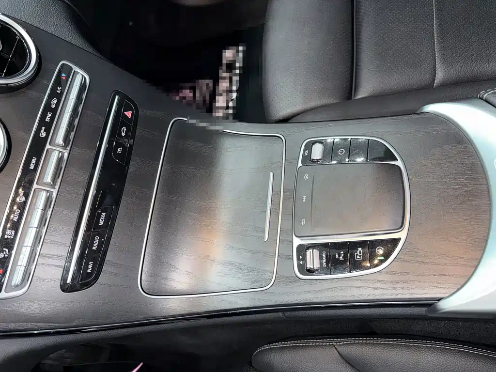 Mercedes-Benz C-Class — миниатюра 6