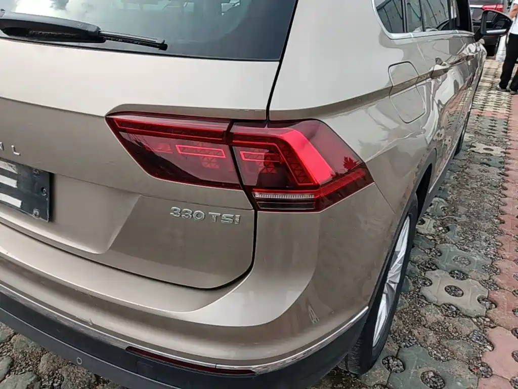 Volkswagen Tiguan — миниатюра 8