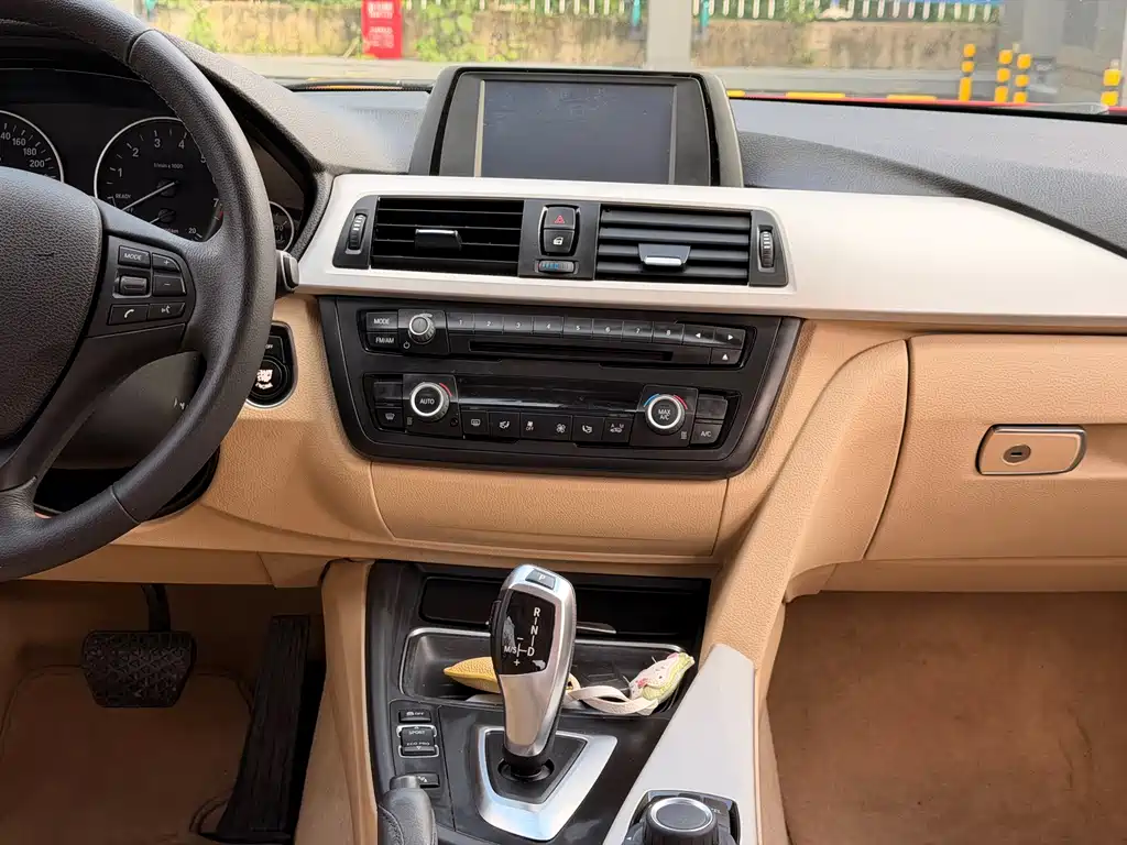 BMW 3 Series — миниатюра 6