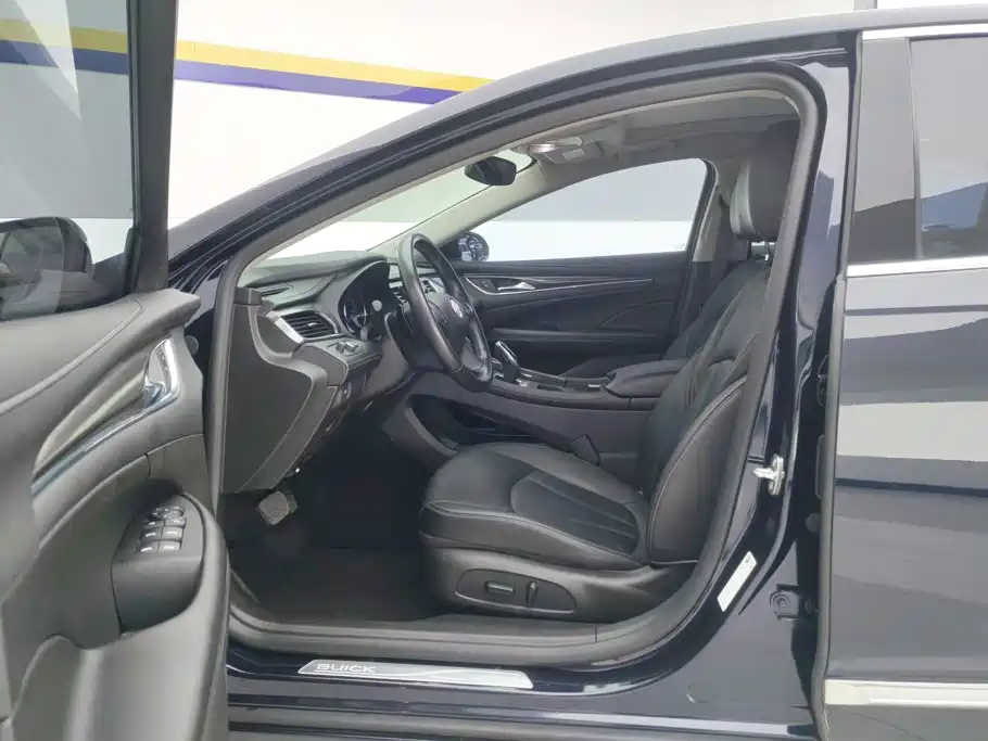 Buick LaCrosse — миниатюра 9