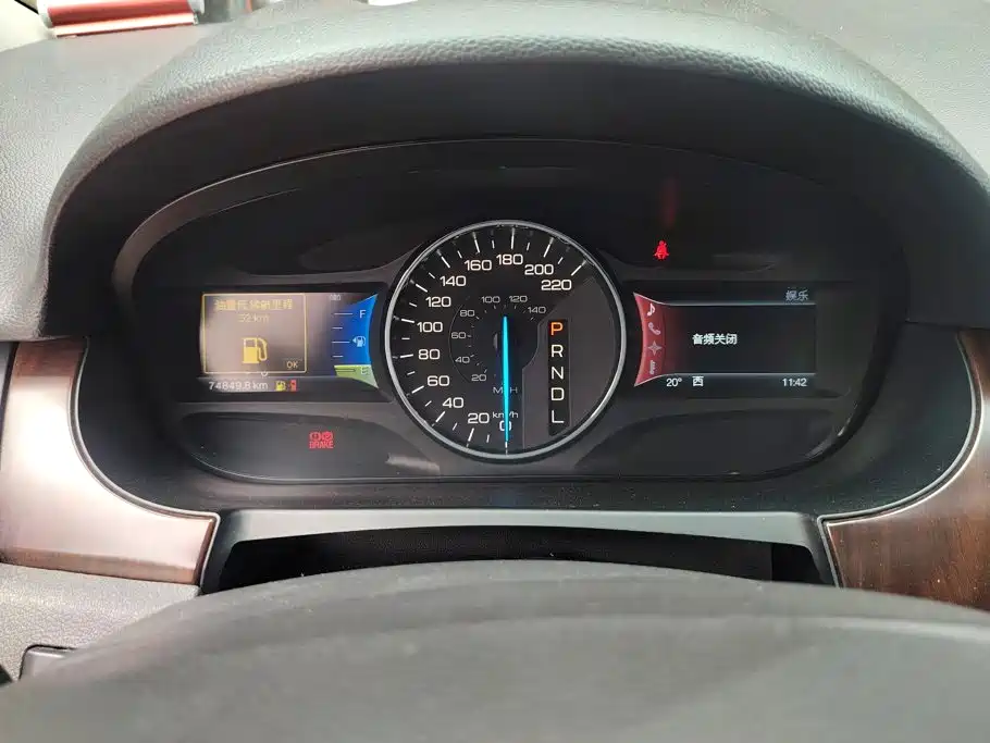 Ford Edge (Import) — миниатюра 14