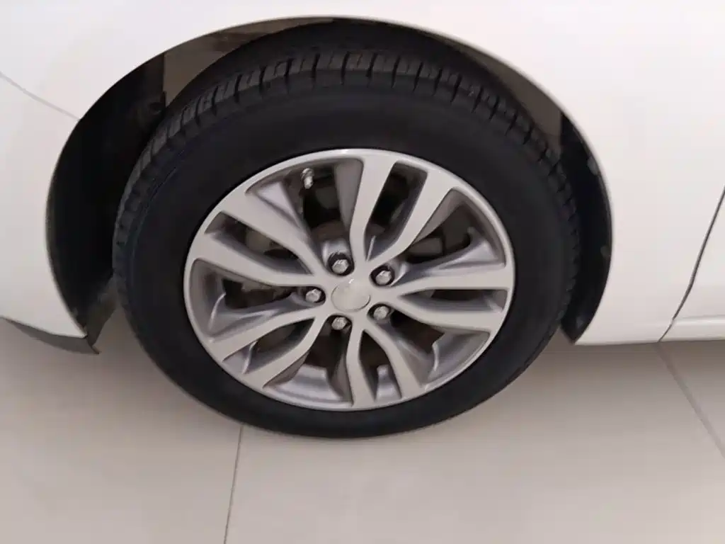 Buick Excelle — миниатюра 23