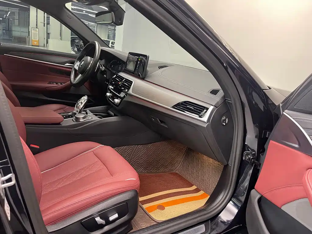 BMW 5 Series — миниатюра 19