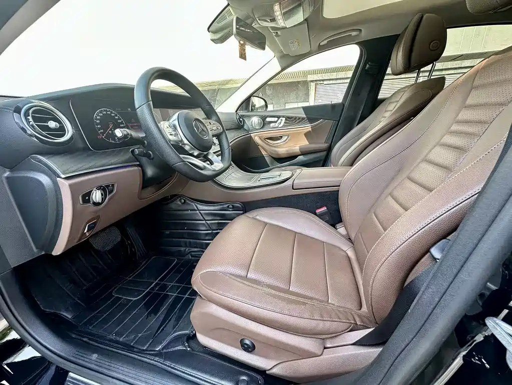 Mercedes-Benz E-Class — миниатюра 6