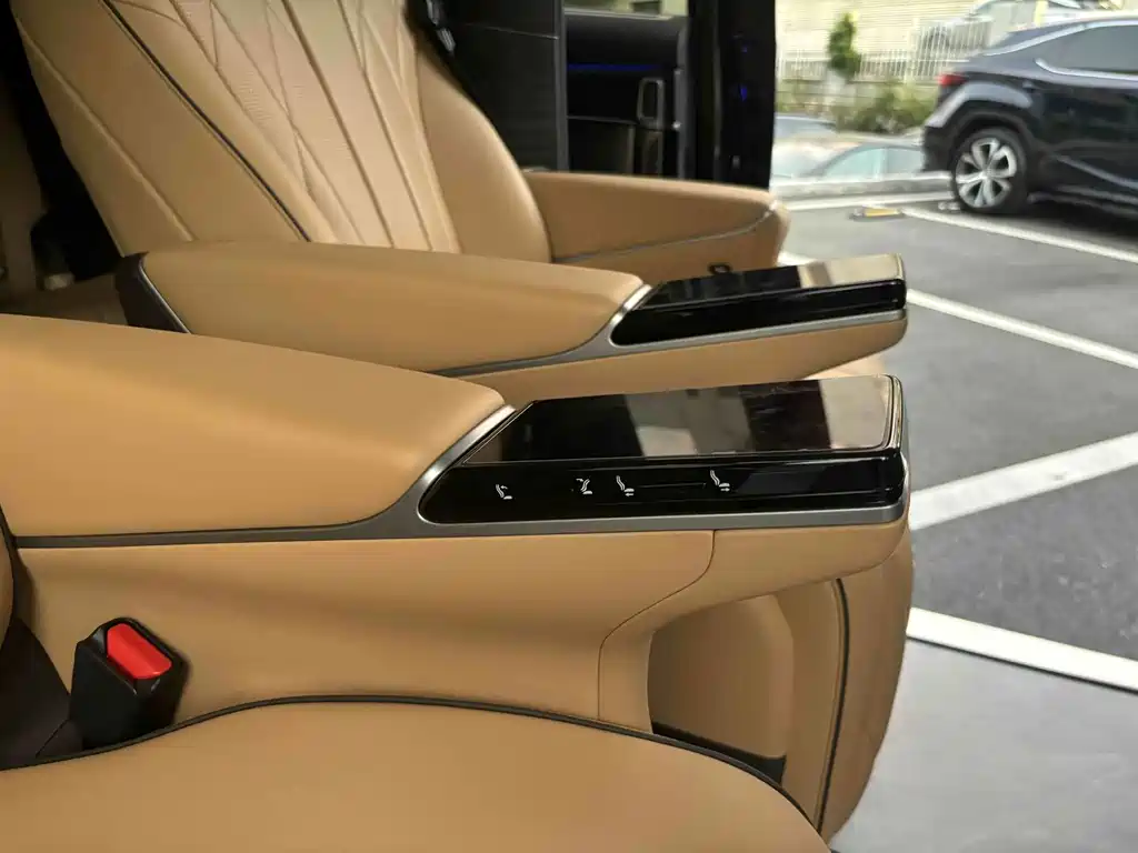 Denza Denza D9 — миниатюра 12