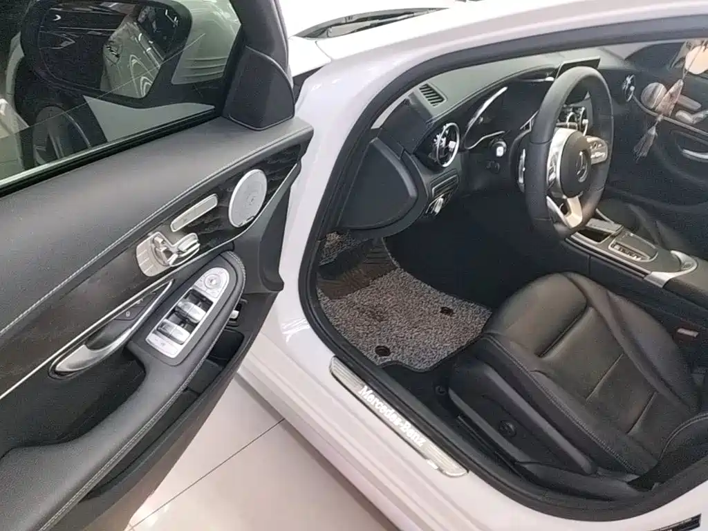 Mercedes-Benz C-Class — миниатюра 16