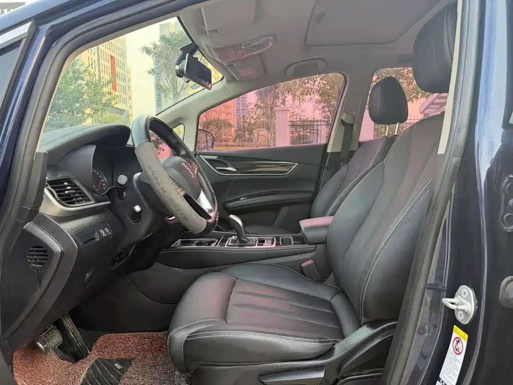 BYD MAX — миниатюра 6