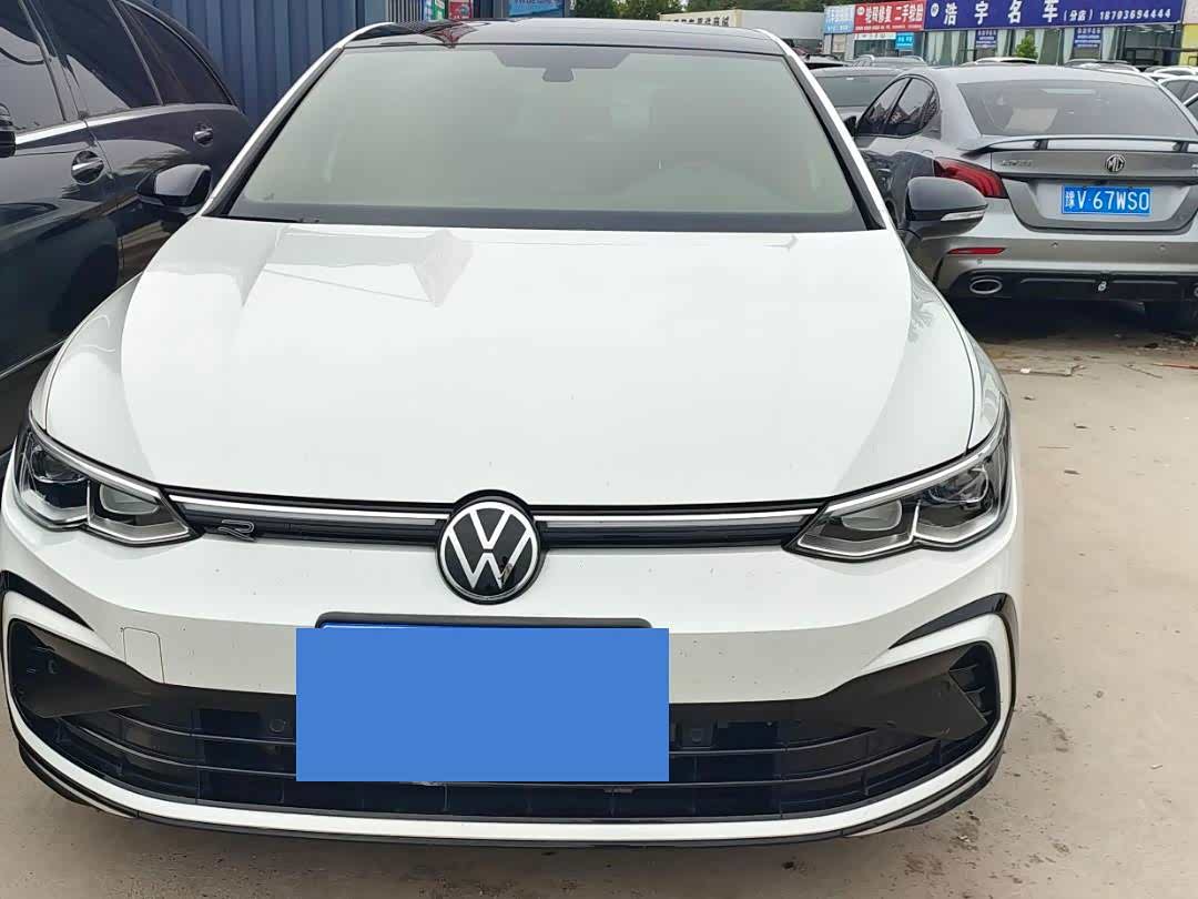 Volkswagen Golf 1.4 л 2023 г. Белый, пробег 30000 км