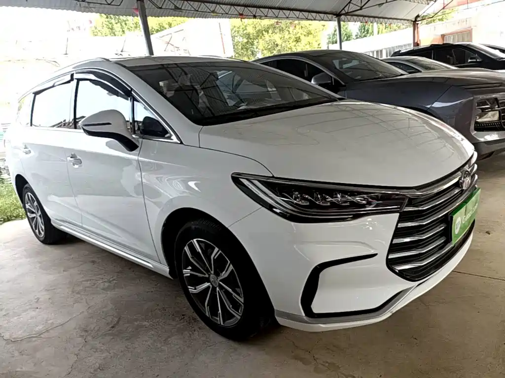BYD MAX — миниатюра 4