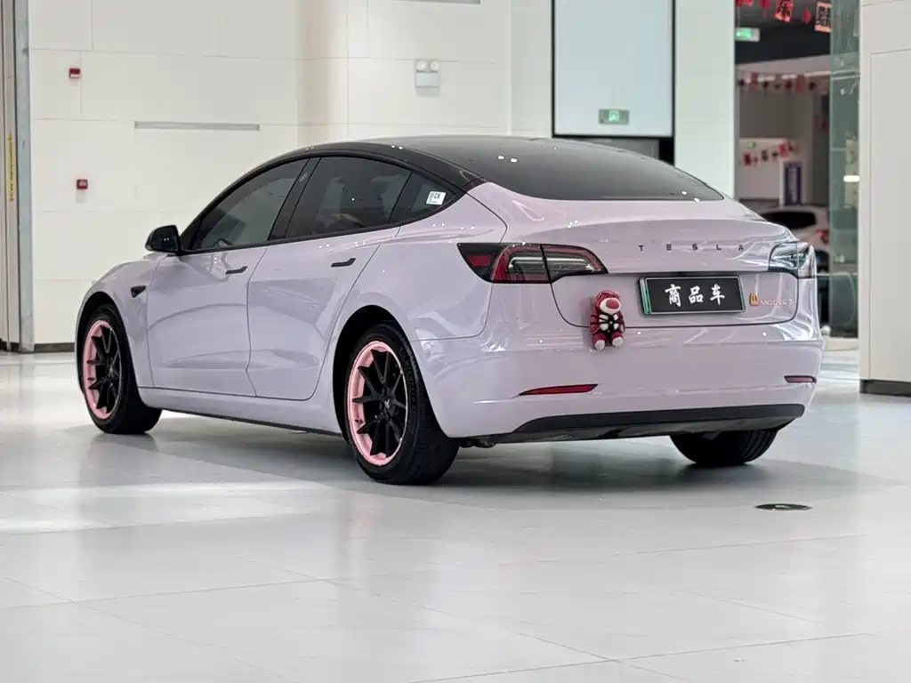 Tesla Model 3 — миниатюра 7