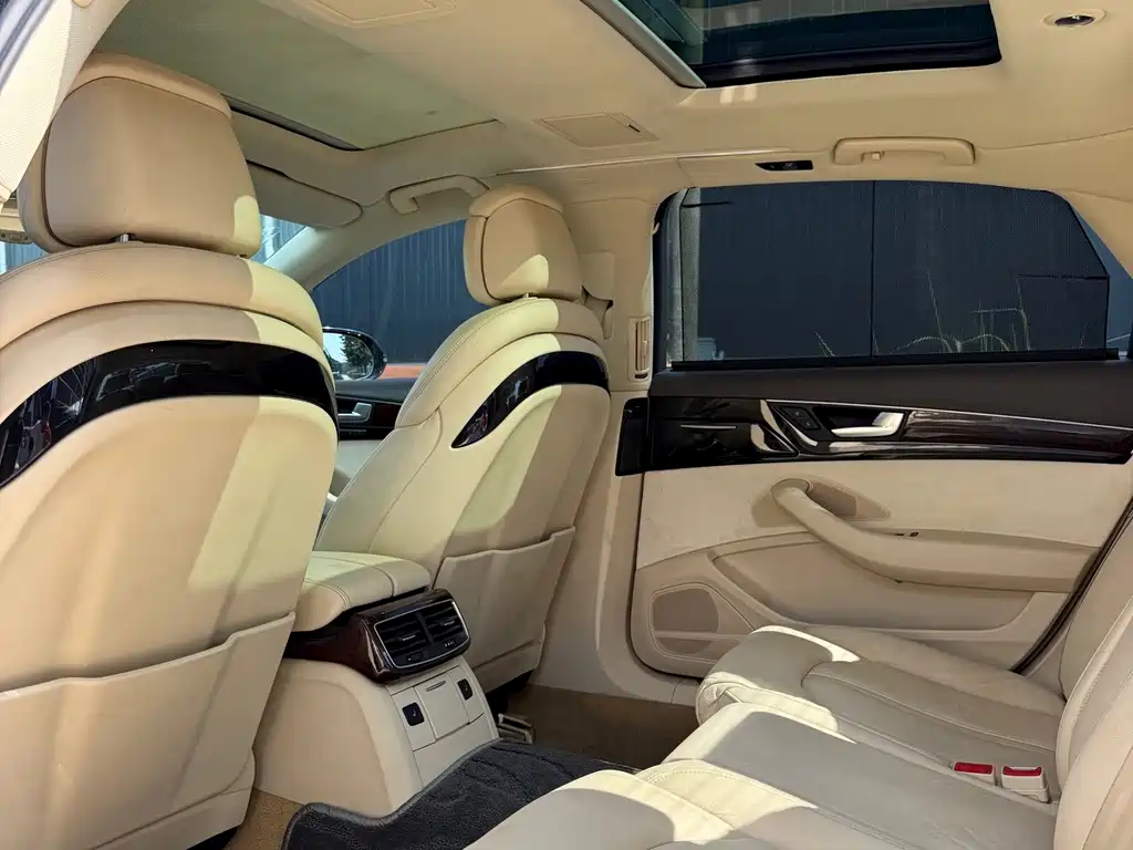 Audi A8 — миниатюра 8