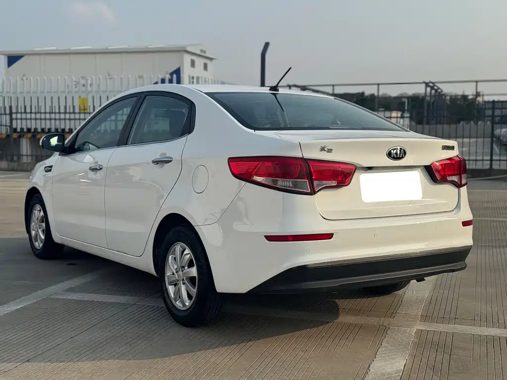 KIA K2