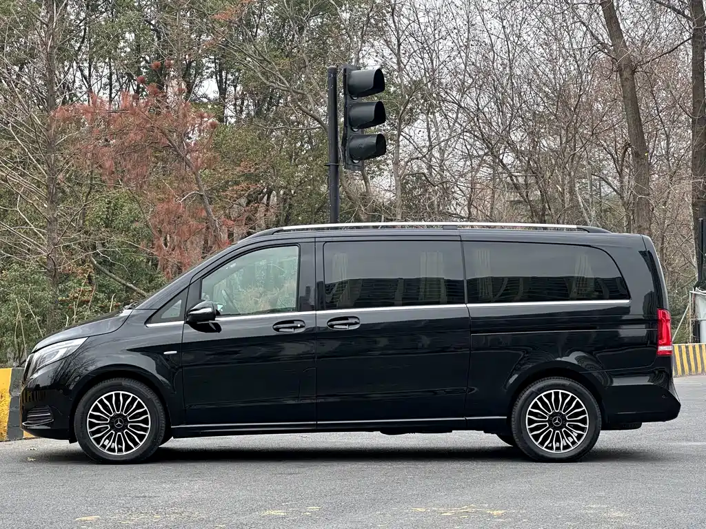 Mercedes-Benz V-Class V 2017 V 260 L Luxury Long Wheelbase