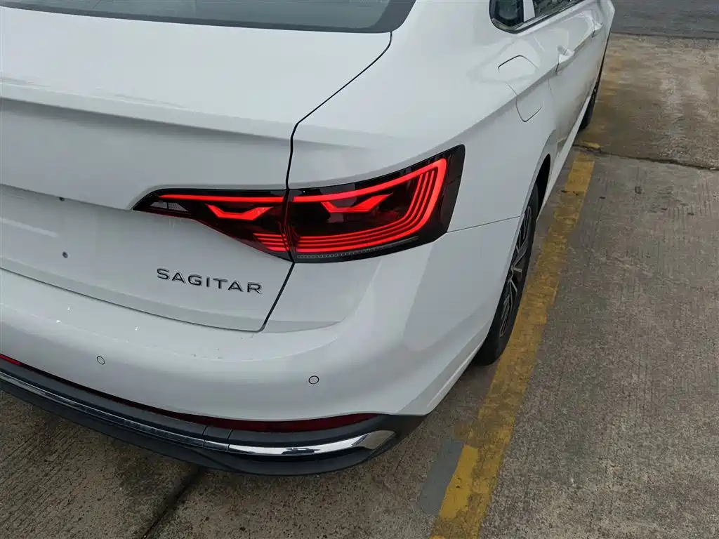 Volkswagen Sagitar 2025 200TSI DSG