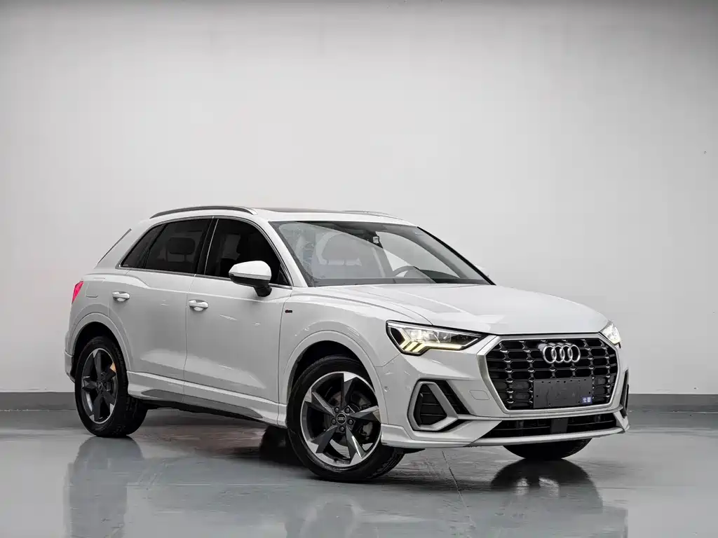 Audi Q3 2023 35 TFSI Fashion (1.4T)