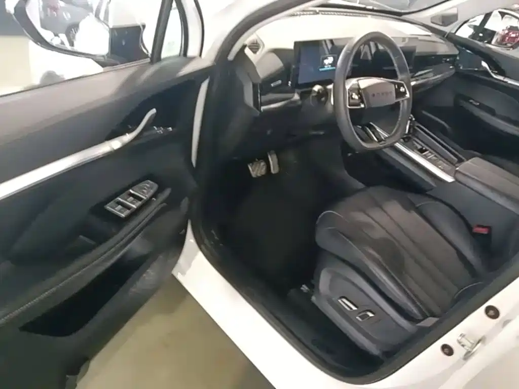Roewe RX5 eMAX — миниатюра 16