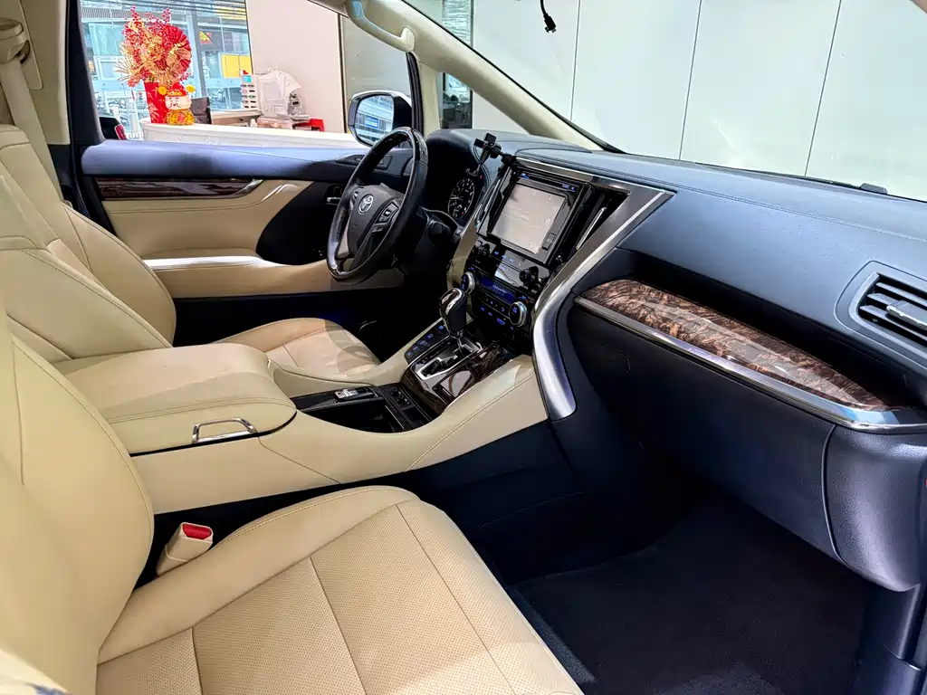Toyota Alphard 2018 3.5L Luxury