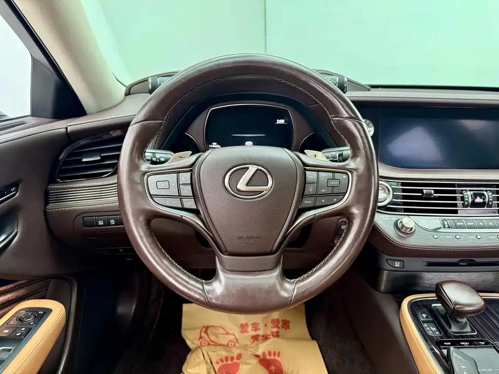 Lexus LS — миниатюра 16