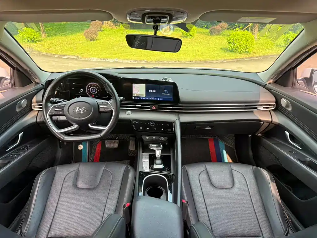 Hyundai Elantra — миниатюра 5
