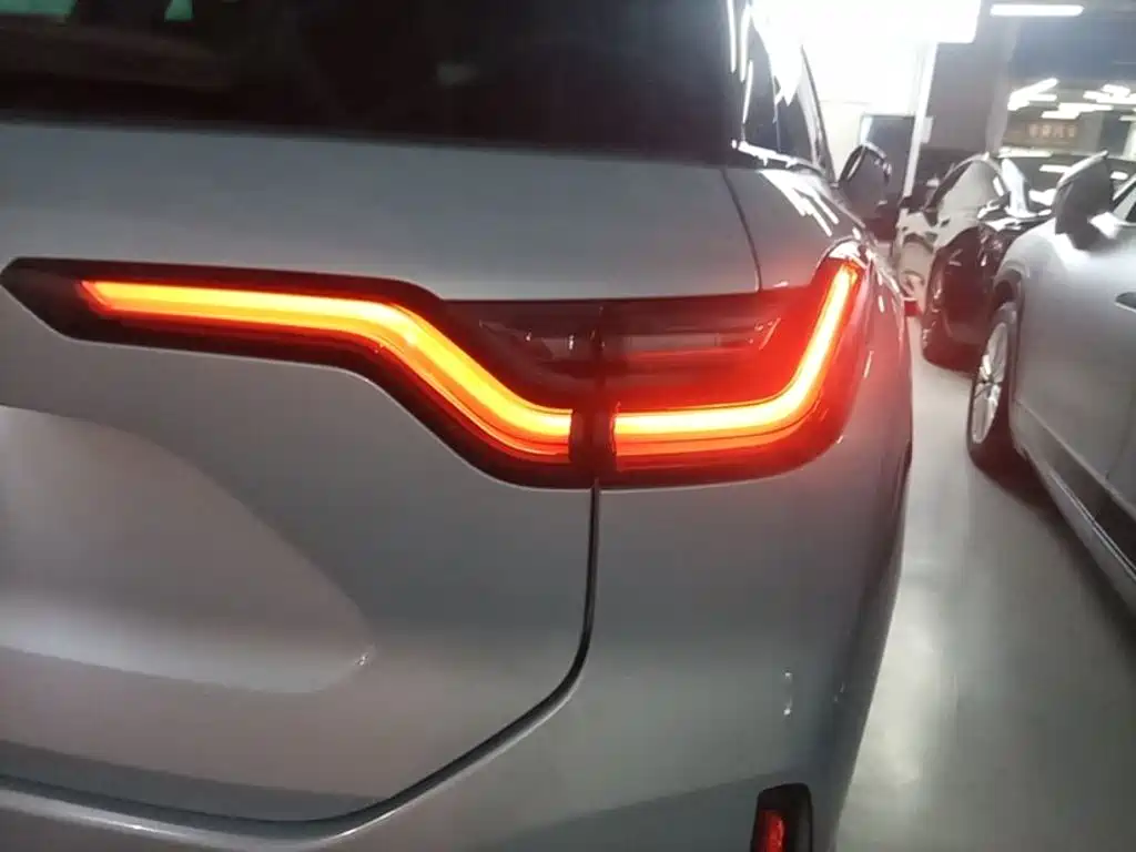 NIO ES6 — миниатюра 8