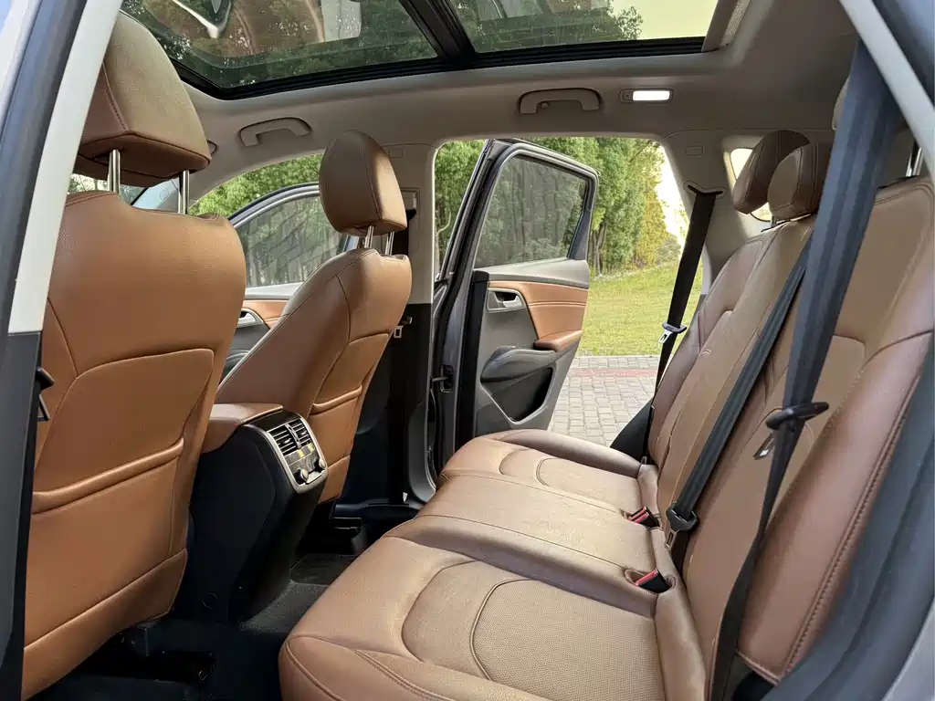 Borgward BX7 — миниатюра 9