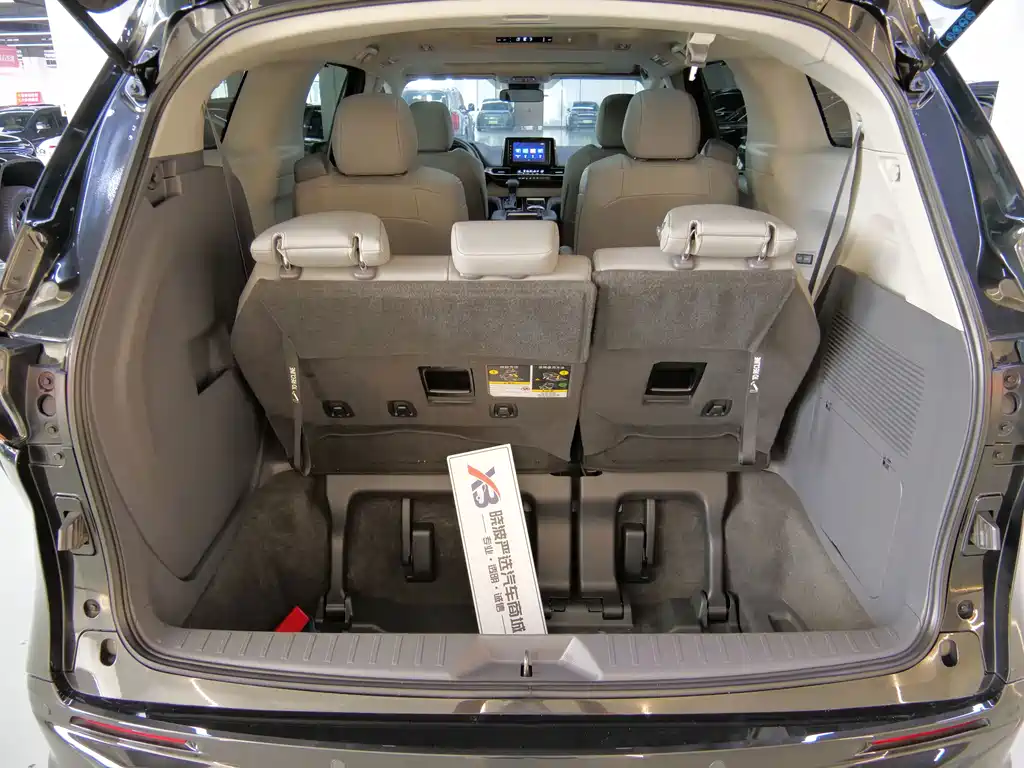 Toyota Granvia — миниатюра 16