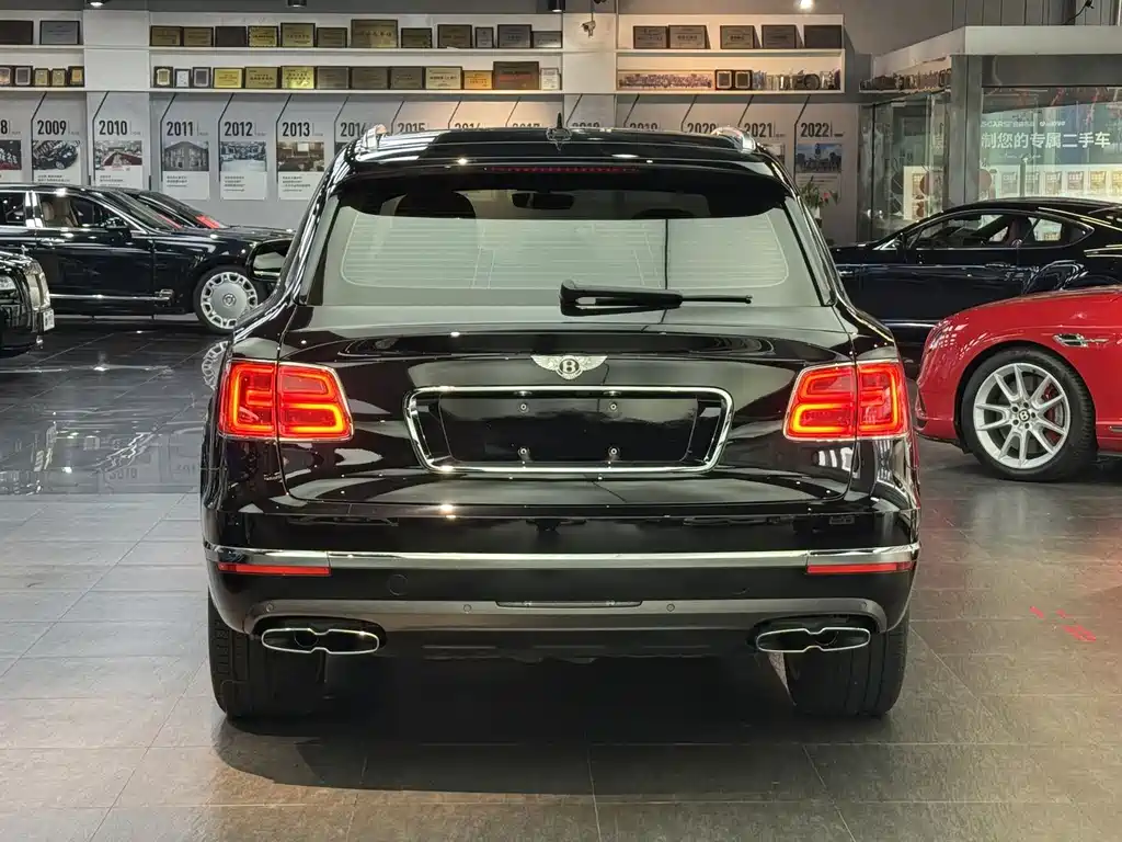 Bentley Bentayga — миниатюра 5