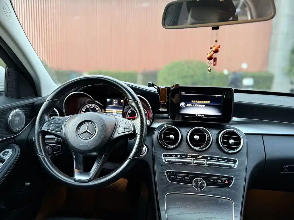 Mercedes-Benz C-Class — миниатюра 15