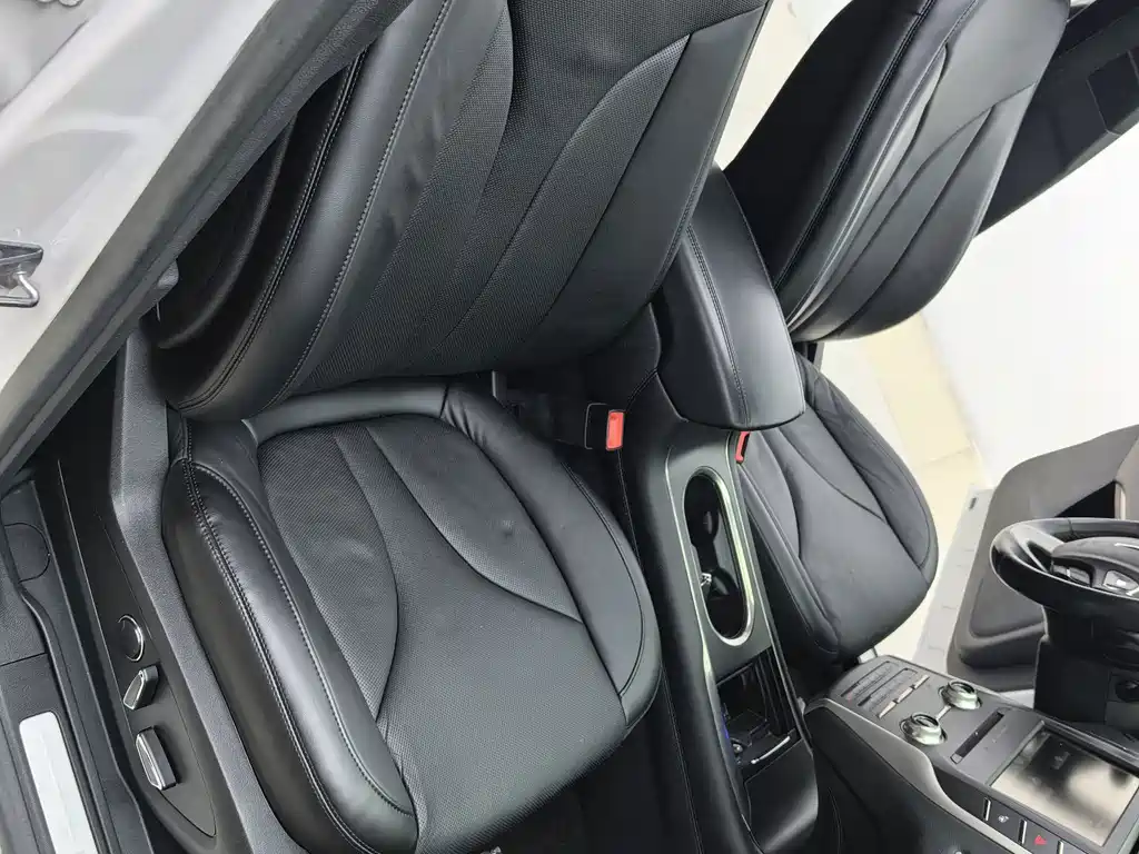 Lincoln MKC — миниатюра 13