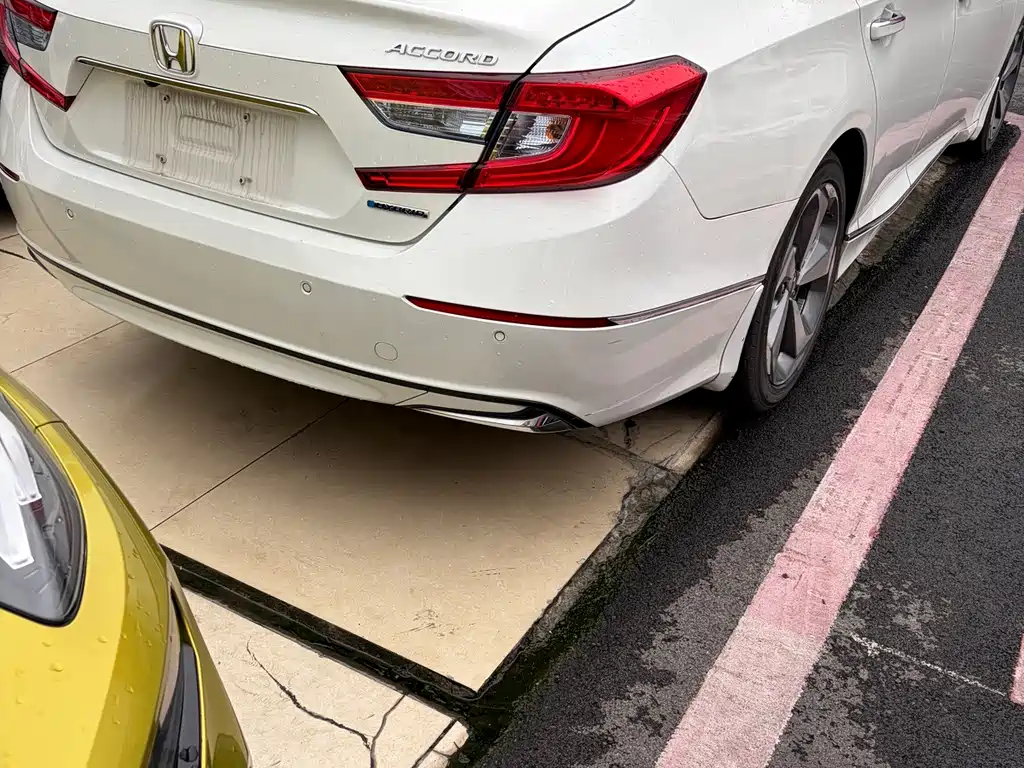 Honda Accord — миниатюра 16