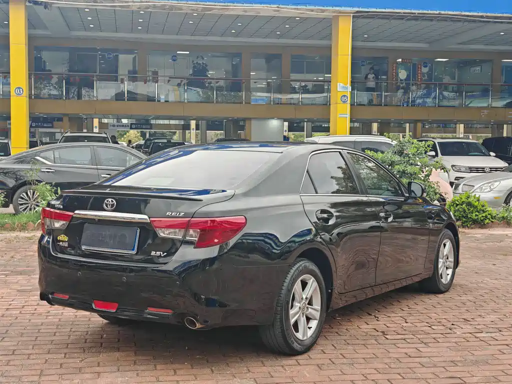 Toyota Reiz 2.5V Elite Sharp Edition, фото 6