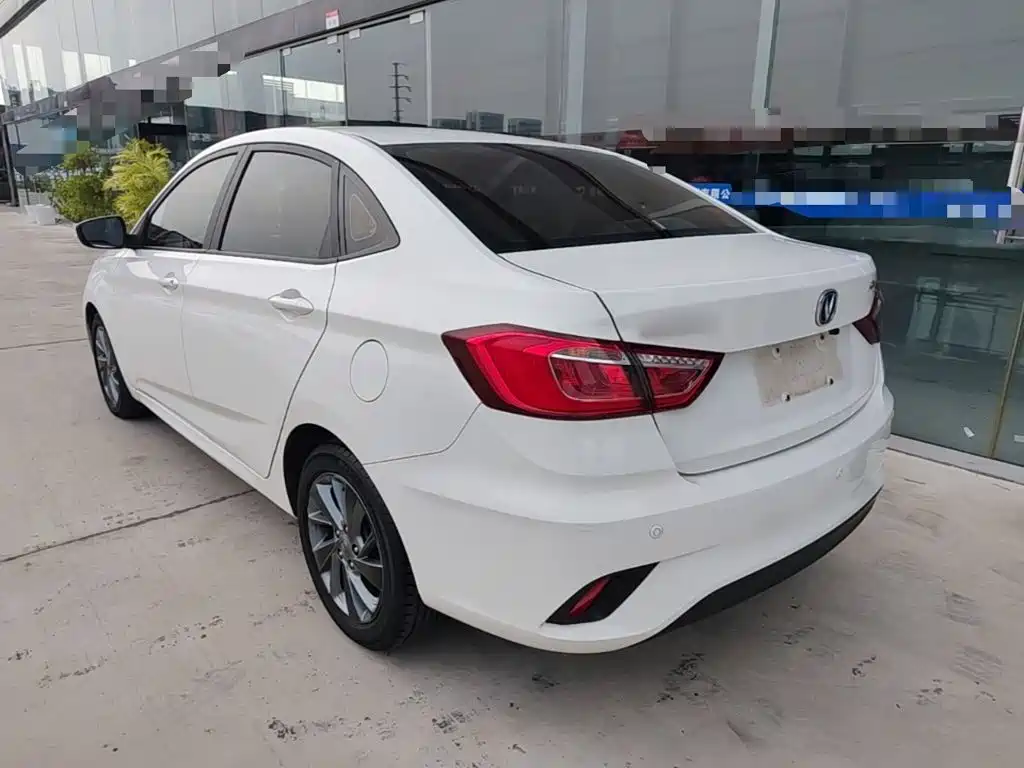 Changan Eado DT — миниатюра 5
