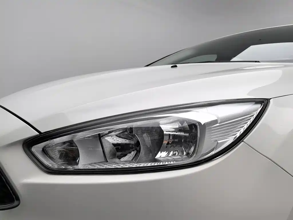 Ford Focus — миниатюра 7