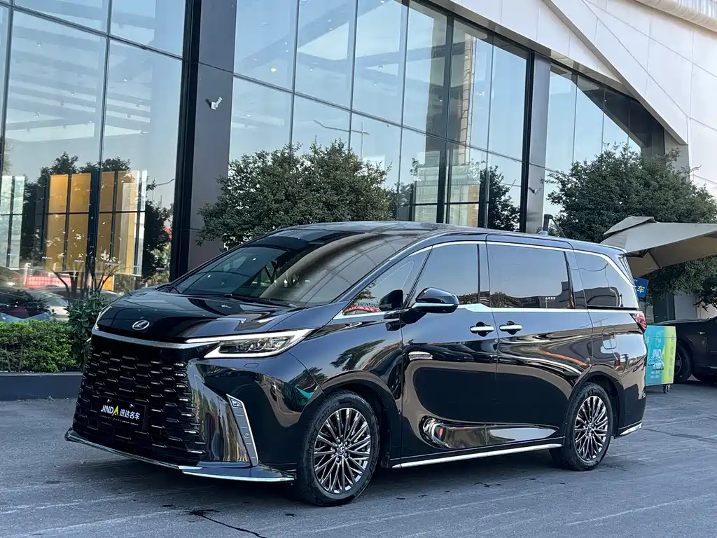 Lexus LM 2023