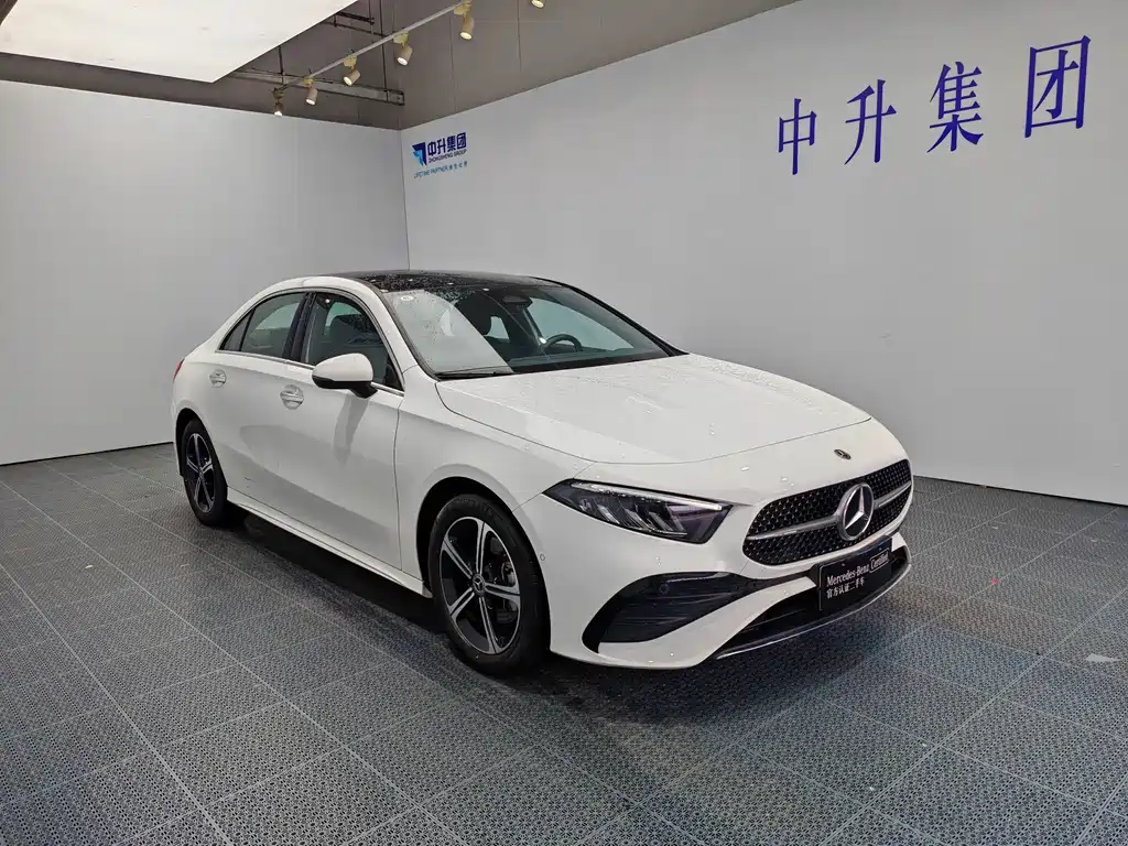 Mercedes-Benz A-Class A 2023 A 200 L Fashion