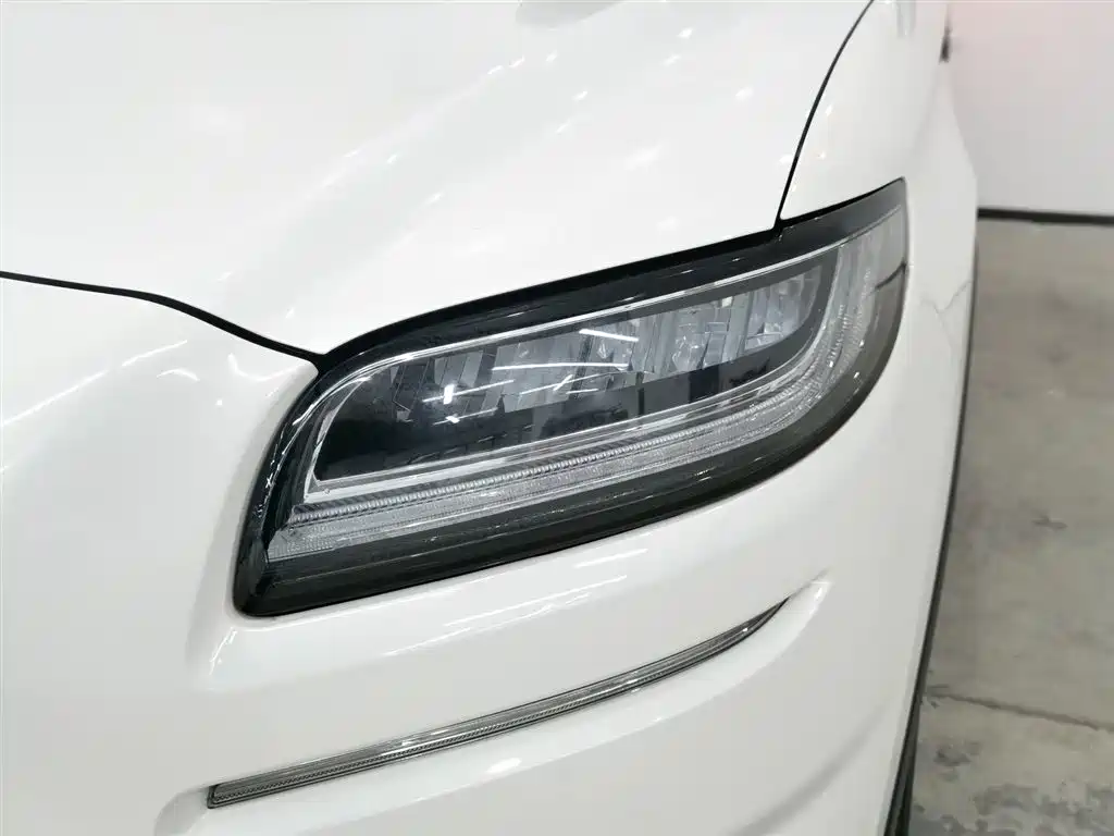 Lincoln Nautilus 2021 2.0T Premium
