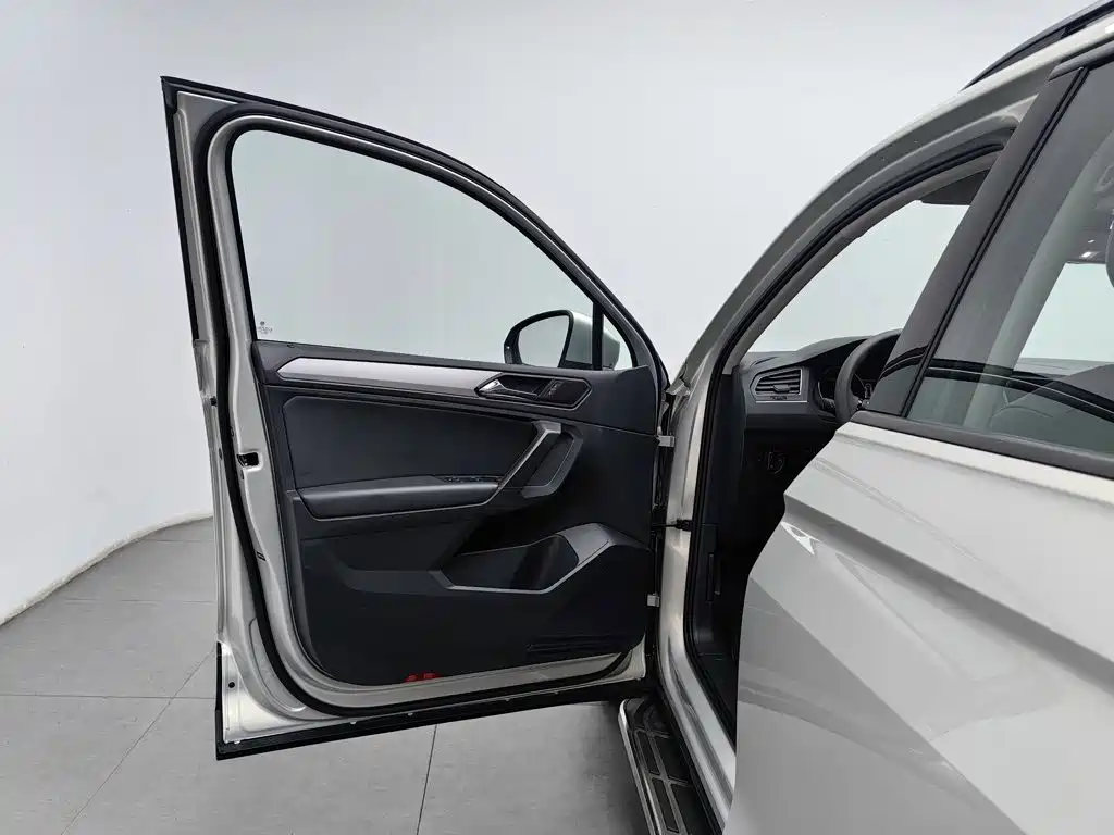 Volkswagen Tiguan L — миниатюра 8