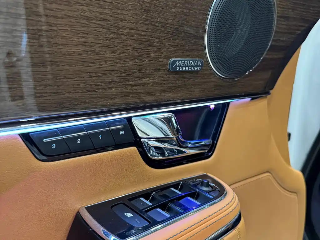 Jaguar XJ — миниатюра 10