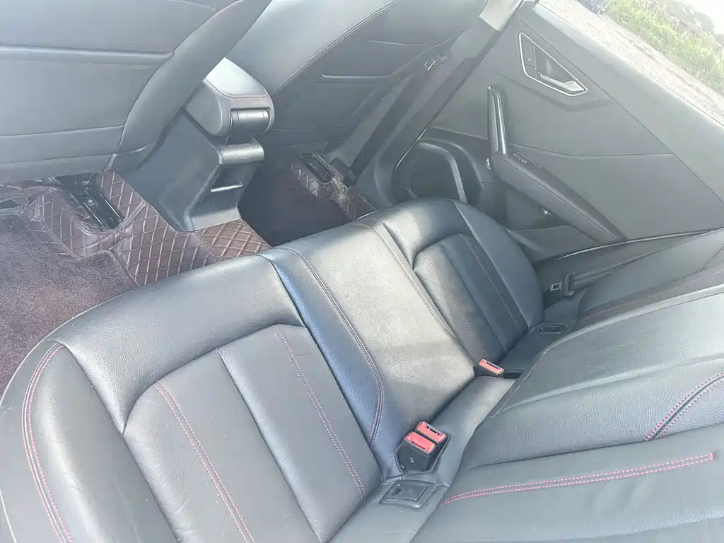 Audi Q2L — миниатюра 6