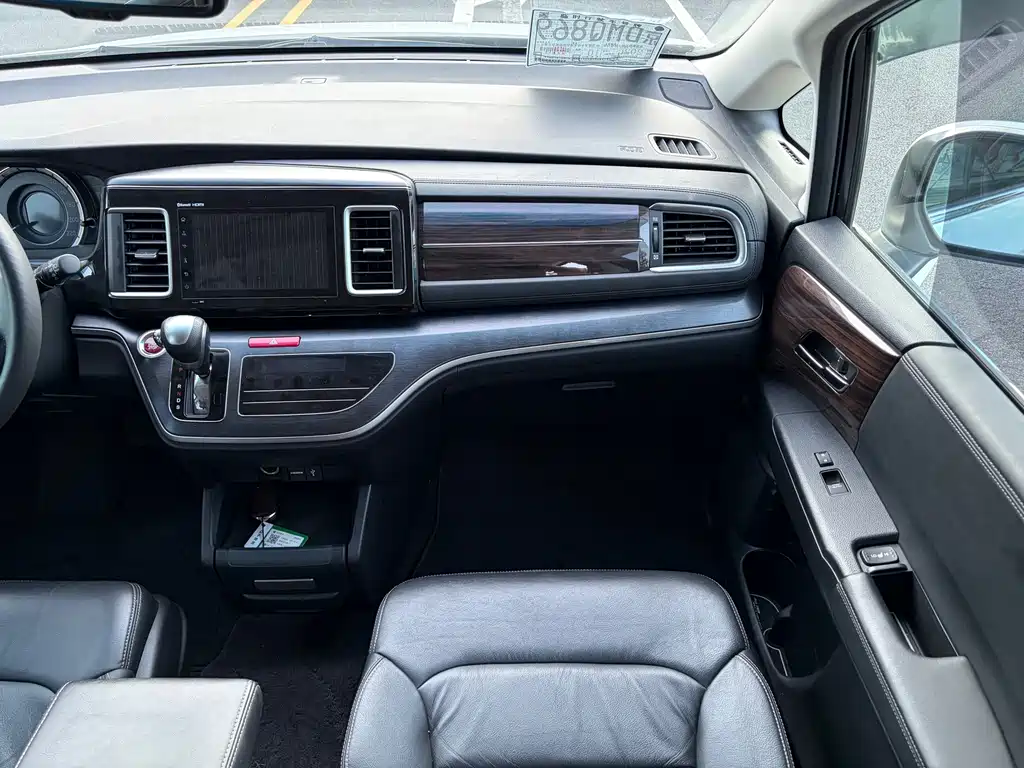 Honda Elysion — миниатюра 14
