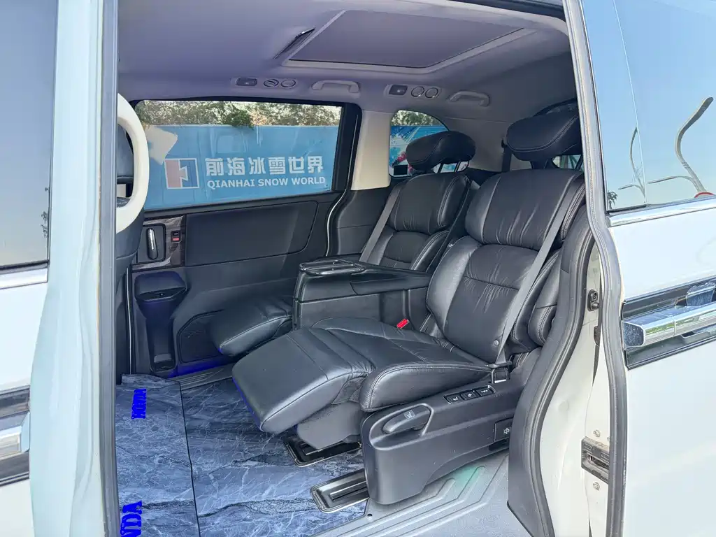 Honda Elysion — миниатюра 6